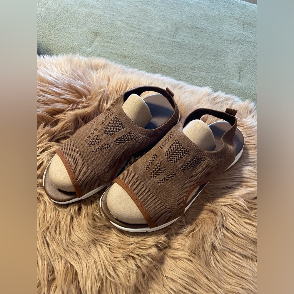 Casual slide-on brown sandles.